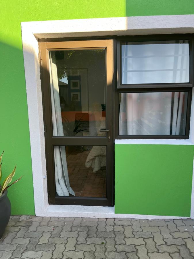 Ferienwohnung Studio 7 On Risa Port Elizabeth Exterior foto